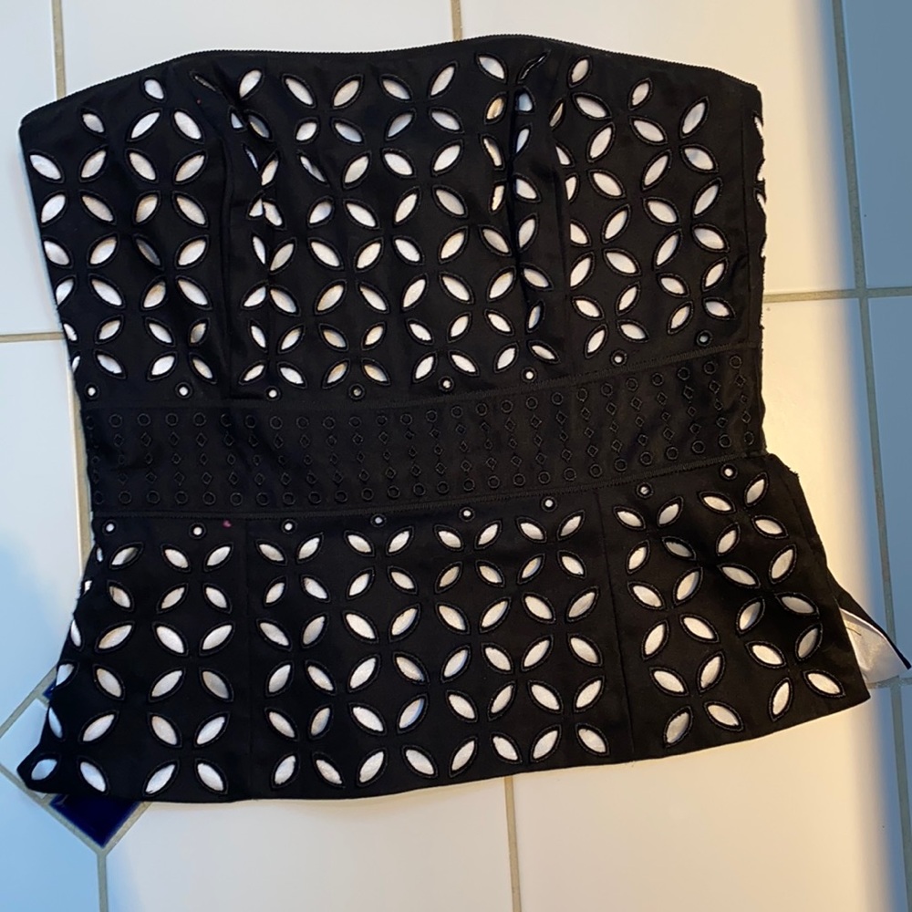 White House Black Market Strapless Eyelit Top Size 0